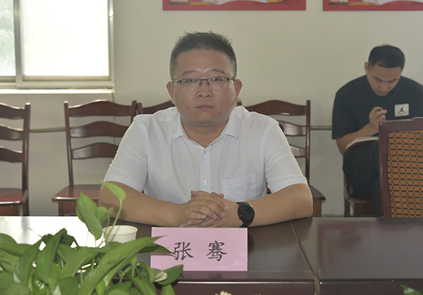 公司召開討論  預(yù)備黨員轉(zhuǎn)正支部大會