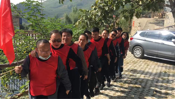 “打造和諧團(tuán)隊 提升自我”  公司開展拓展培訓(xùn)活動