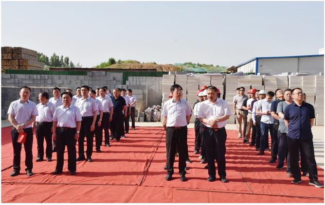 榮耀鴻頂 砥礪前行——顯通大廈鴻頂儀式隆重舉行