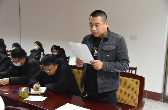 公司召開黨員發(fā)展對(duì)象、入黨積極分子 “雙推”會(huì)議