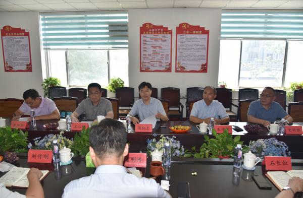 山東科技大學(xué)公共課教學(xué)部領(lǐng)導(dǎo) 蒞臨公司開展“訪企拓崗”促就業(yè)調(diào)研活動(dòng)