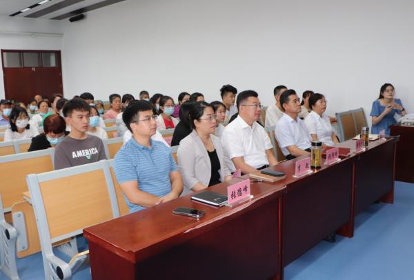 公司持續(xù)愛(ài)心助學(xué) 培育建安明日之星.