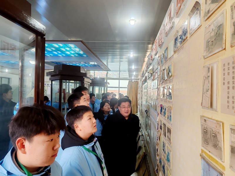 校企合作—山東泰山技師學(xué)院師生走進(jìn)公司參觀學(xué)習(xí)